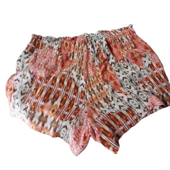 Kut From The Kloth short size 4 Made In USA 100% rayon - Picture 2 of 10